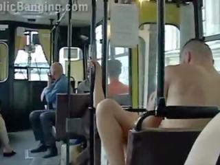 Extrémní veřejné xxx film v a město autobus s vše the passenger sledování the pár souložit