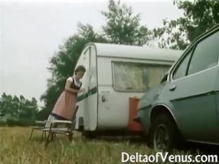 Ретро немски x номинално видео - космати путка брюнетка чукане в camper