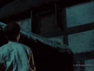 Hayley atwell наталія worner брудна відео сцена від в pillars з в earths (2010) s01